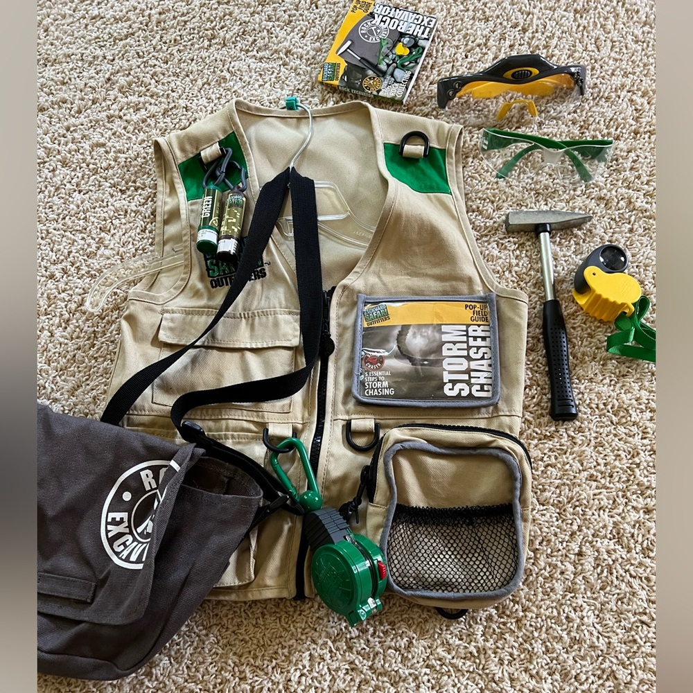 Backyard safari explorer vest and kit